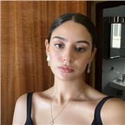 Estudiante de enfermería con muy buenas capacidades para enseñar